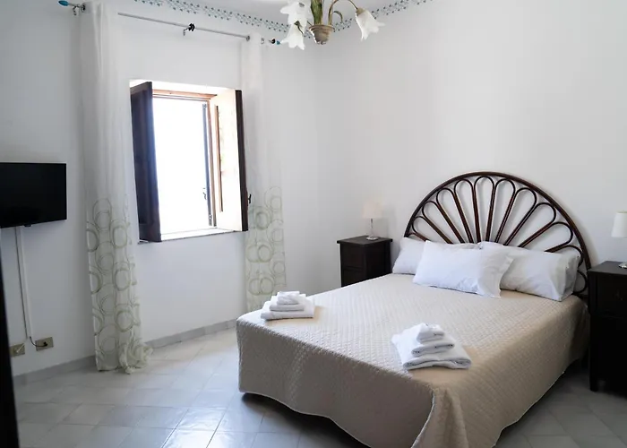 Nima Holidays בית הארחה *